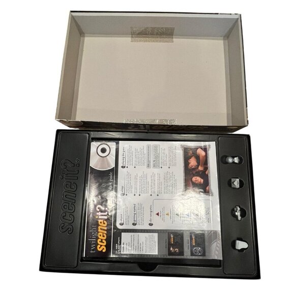 Twilight Scene It Trivia The DVD Board Game Complete in Box 2009 Edward Bella - Picture 12 of 16